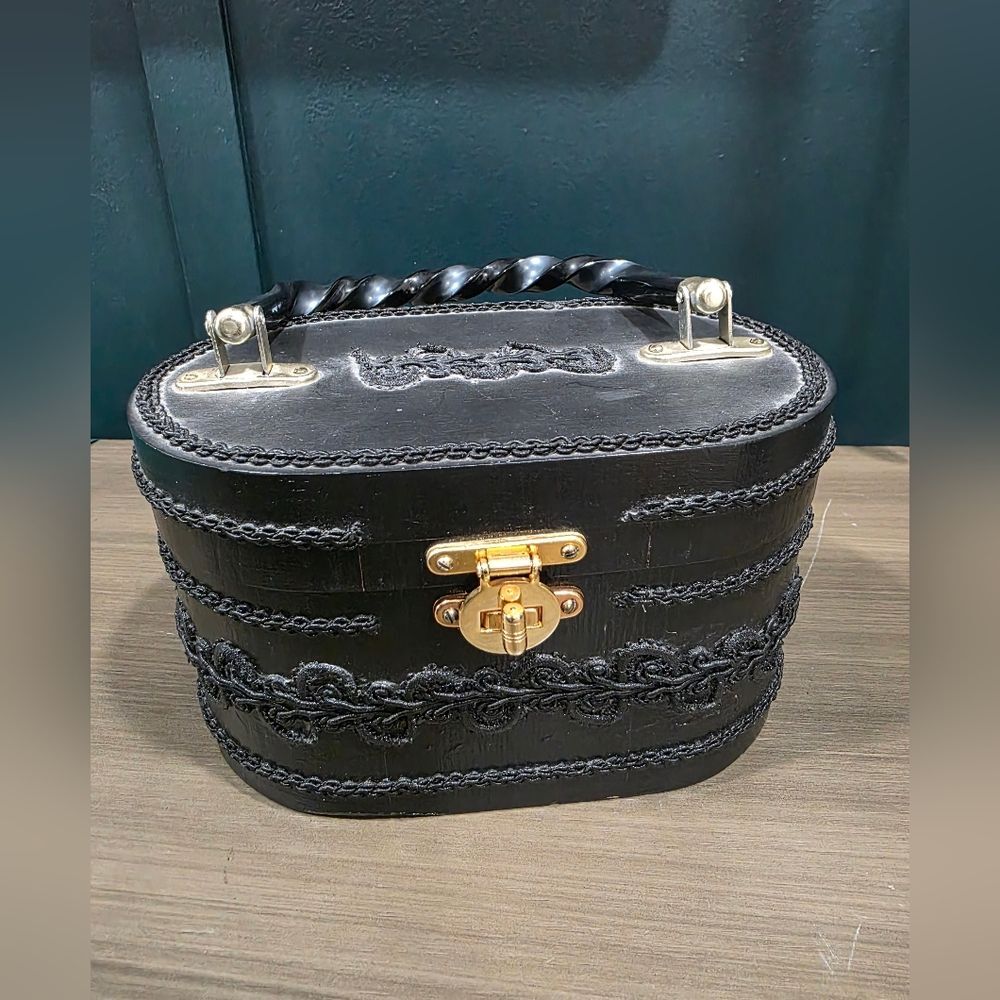 Black Oval Wood Box Handbag Twist Plastic Top Handle Intricate Lace Like Detail - Picture 8 of 15